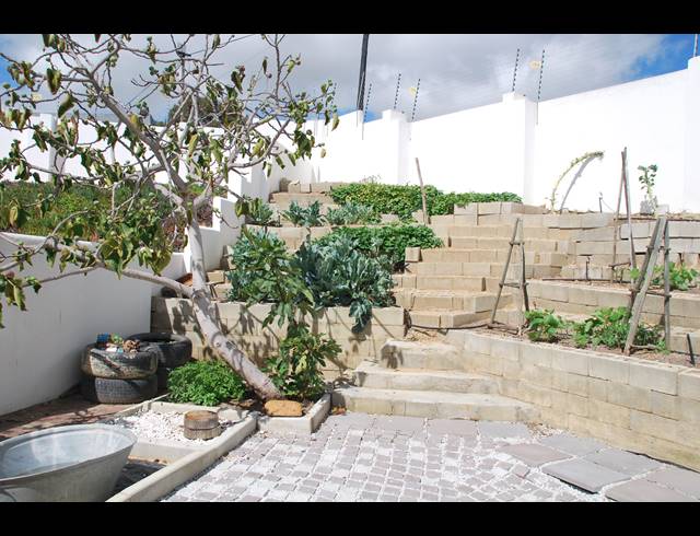 3 BEDROOM TOWNHOUSE FOR SALE IN BOT RIVER